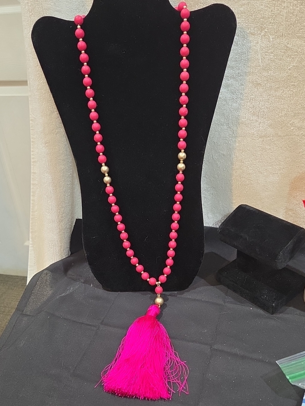 ZENZII BEADED NECKLACE WITH TASSEL